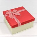 Коробка Квадрат 720616/26 с полосатым бантиком красный